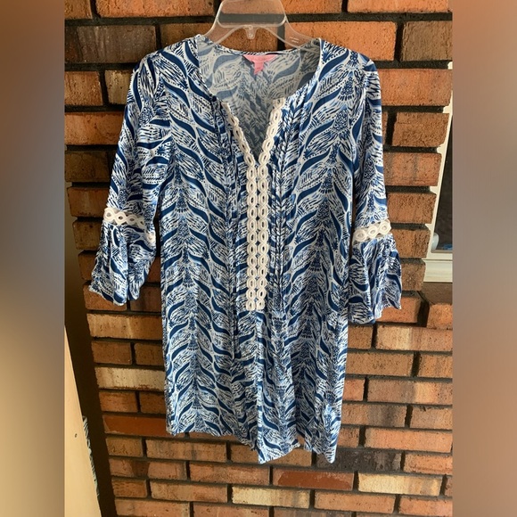 Lilly Pulitzer Blue and White 3/4 Sleeve dress with Mandarin Collar - Picture 1 of 3